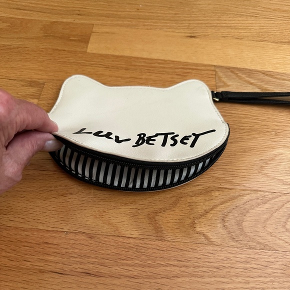 Betsey Johnson Luv Betsey Cat Wristlet Coin Purse Sleeping Cat - Picture 10 of 13